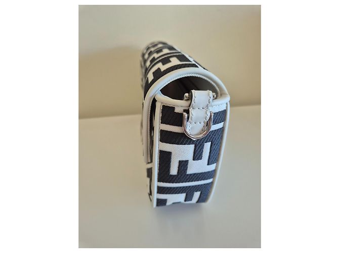 Borsa Fendi Baguette Bianca e Nera in Tela Nero Bianco - vista 6