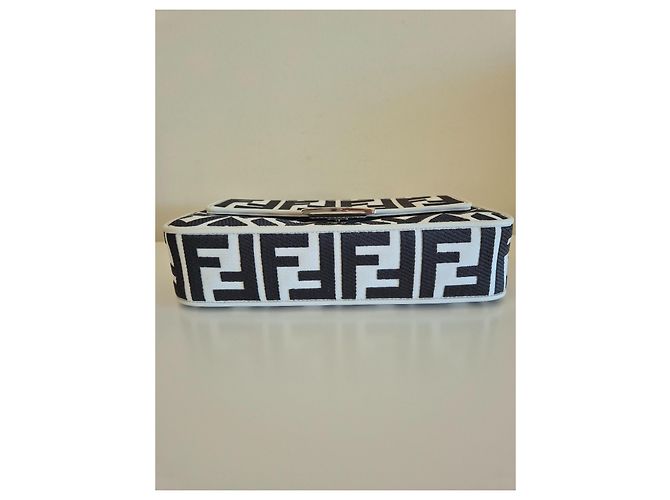 Borsa Fendi Baguette Bianca e Nera in Tela Nero Bianco - vista 7