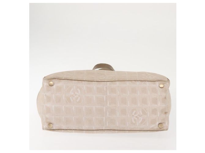 CHANEL Nova Bolsa Tote de Viagem Nylon Bege Ouro CC Auth BA5630 Dourado - vista 5
