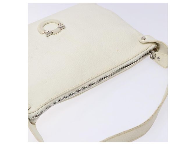 Borsa a Spalla Gancini in Pelle Bianca Argento Salvatore Ferragamo Auth 141105 Bianco - vista 6