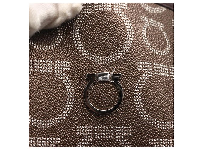 Borsa a Spalla Salvatore Ferragamo in Pelle PVC Marrone Scuro Argento Auth BA4805 - vista 18