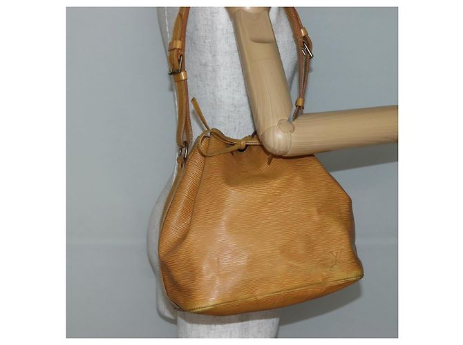 Noe LOUIS VUITTON Borsa a Spalla Petit Noé Epi Gialla M44109 LV Auth 142786 Giallo - vista 20