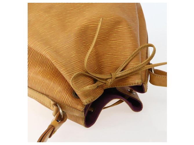 Noe LOUIS VUITTON Borsa a Spalla Petit Noé Epi Gialla M44109 LV Auth 142786 Giallo - vista 6