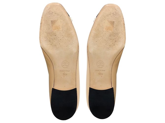 Chanel Bege / Preto 2020 Sapatilhas de Couro de Cordeiro com Pérolas e Bico de Grosgrain - vista 7