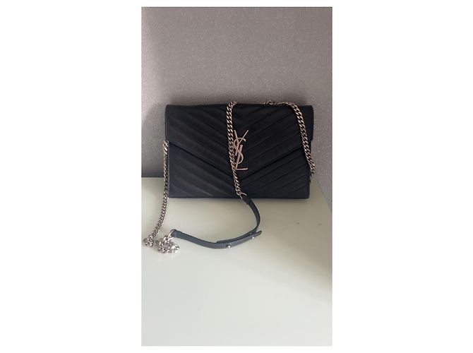 Saint Laurent Cassandre Portafoglio a Catena Nero in Pelle - vista 2