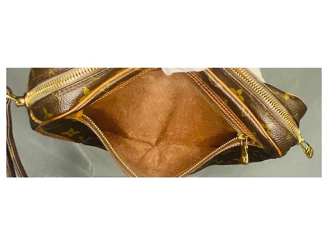 Louis Vuitton Marly Dragonne Pochette Monogram Marrone - vista 9