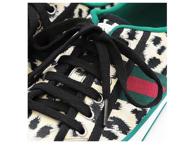 Sneaker in shearling goffrato Gucci GG Giallo - vista 3