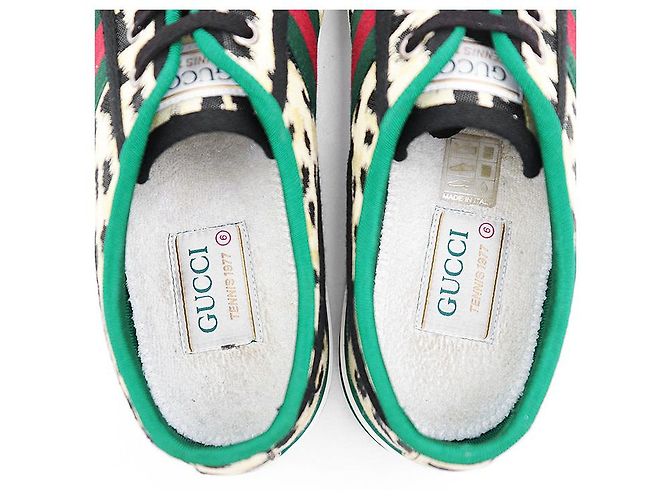 Sneaker in shearling goffrato Gucci GG Giallo - vista 6