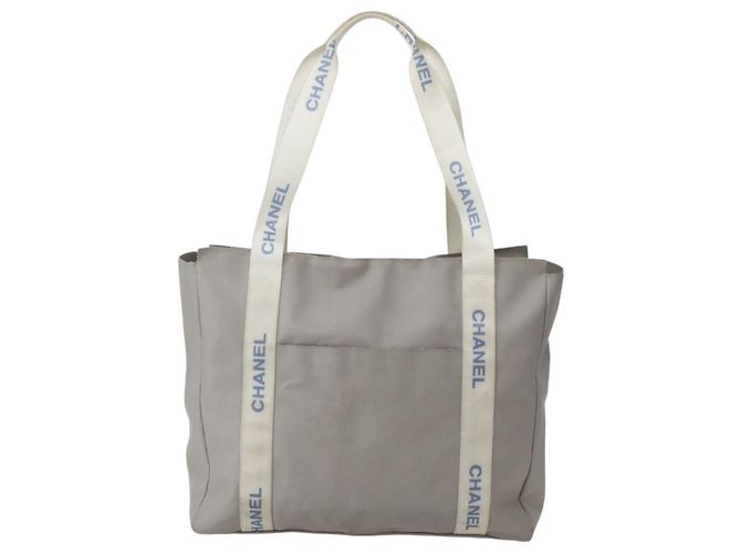 Chanel Borsa Tote in Nylon Grigio Argento CC Auth bs29478 Marrone - vista 13