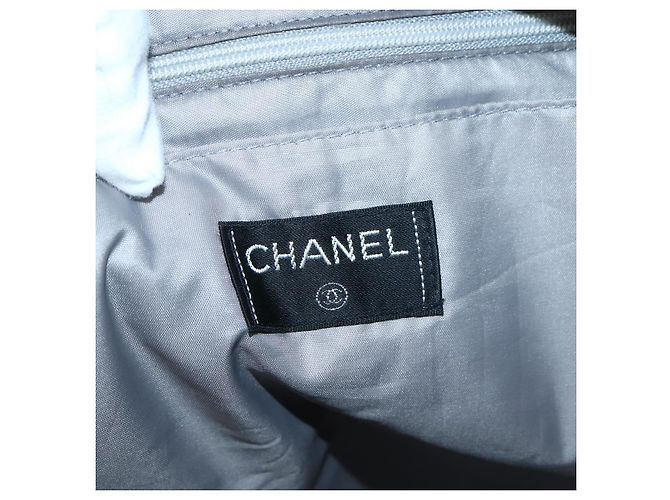 Chanel Borsa Tote in Nylon Grigio Argento CC Auth bs29478 Marrone - vista 18