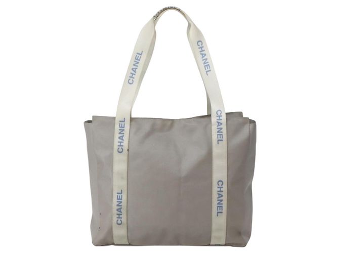 Chanel Borsa Tote in Nylon Grigio Argento CC Auth bs29478 Marrone - vista 2