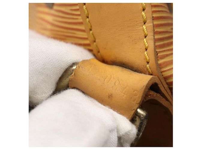 Noe LOUIS VUITTON Borsa a Spalla Petit Noé Epi Gialla M44109 LV Auth BA5660 Giallo - vista 12