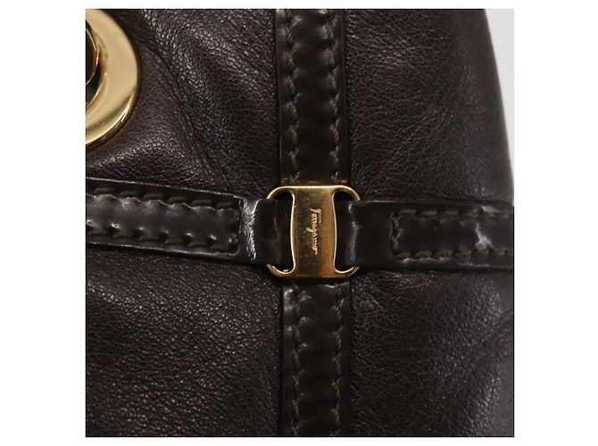 Bolsa de Ombro Chain Vala em Couro Marrom Dourado Salvatore Ferragamo Auth bs29113 - vista 19