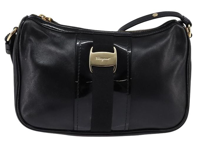 Borsa a Spalla Vala in Pelle Nera e Oro di Salvatore Ferragamo Auth bs29448 Nero D'oro - vista 13