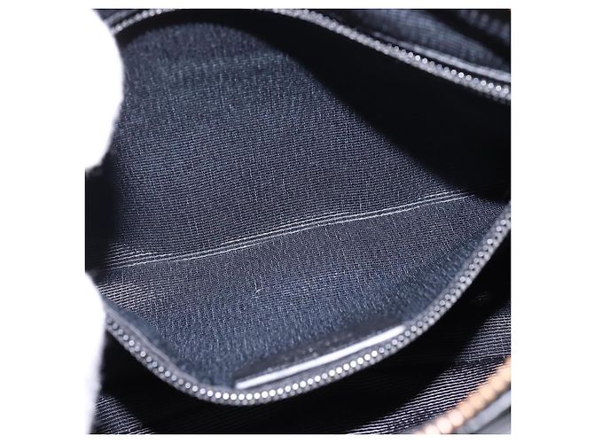 Borsa a Spalla Vala in Pelle Nera e Oro di Salvatore Ferragamo Auth bs29448 Nero D'oro - vista 20