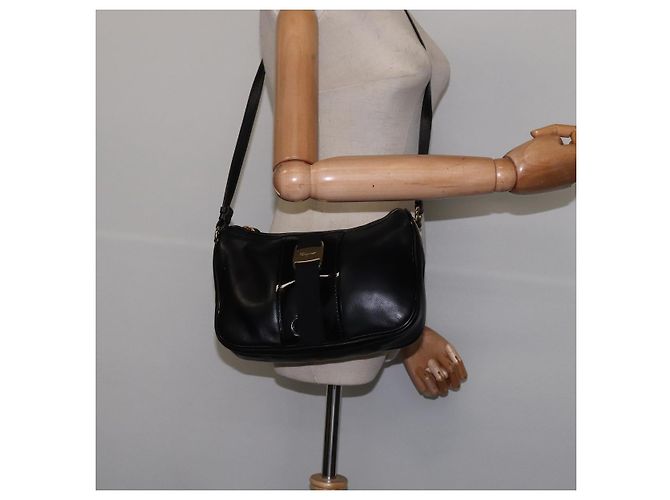 Borsa a Spalla Vala in Pelle Nera e Oro di Salvatore Ferragamo Auth bs29448 Nero D'oro - vista 21