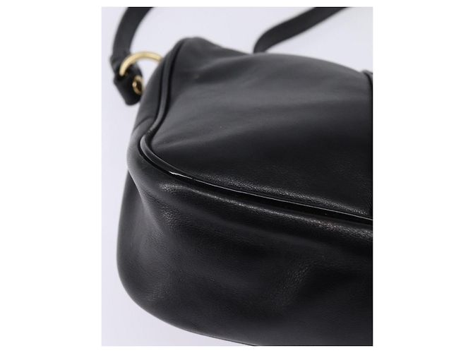 Borsa a Spalla Vala in Pelle Nera e Oro di Salvatore Ferragamo Auth bs29448 Nero D'oro - vista 9