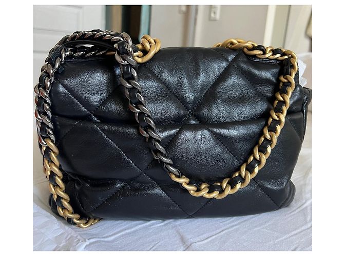Borsa Chanel 19 Large in agnello nero - vista 2