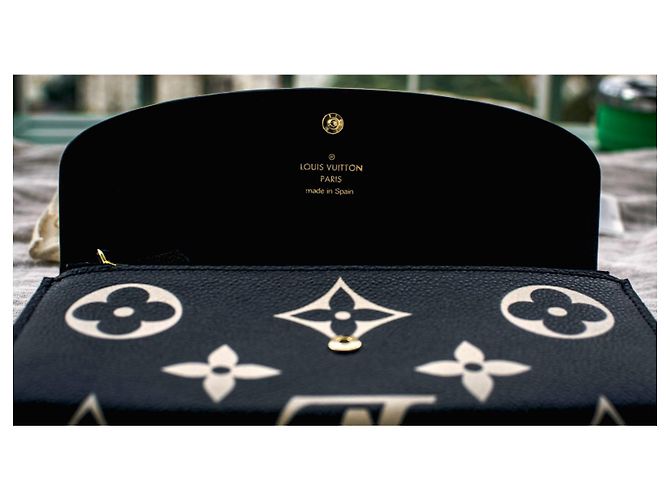 Portafoglio Louis Vuitton Emilie Monogram Giant Nero e Beige Monogramma - vista 6