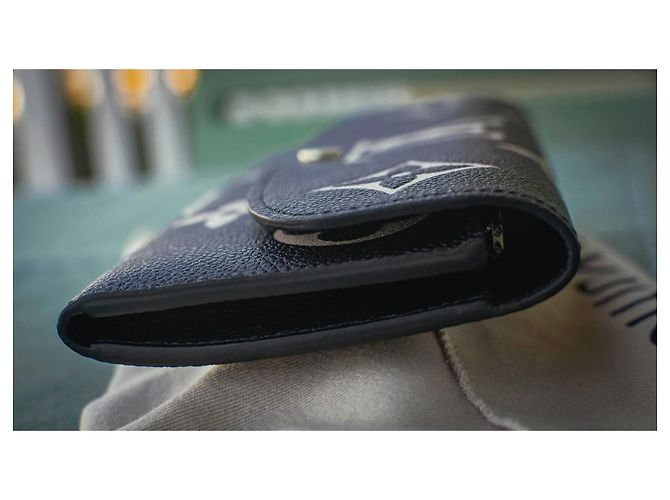 Portafoglio Louis Vuitton Emilie Monogram Giant Nero e Beige Monogramma - vista 7