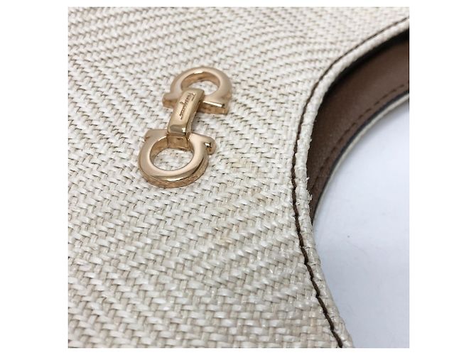 Sac à main Gancini de Salvatore Ferragamo Beige - vue 6