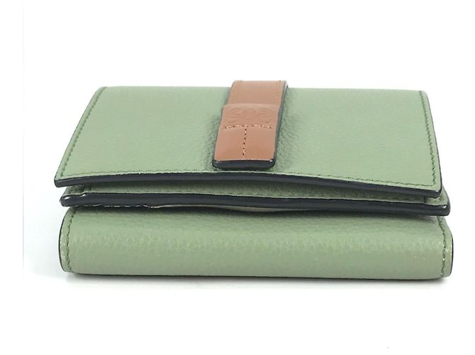Billetera Vertical Pequeña Anagram LOEWE Castaño Verde - vista 9