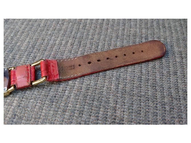 Montre à quartz pour femme plaquée or Aigner Cremona réf. A54200 Rouge Doré - vue 10