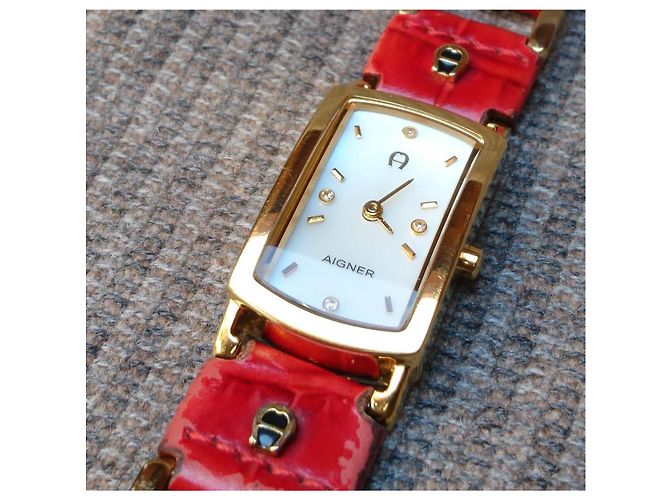 Montre à quartz pour femme plaquée or Aigner Cremona réf. A54200 Rouge Doré - vue 3