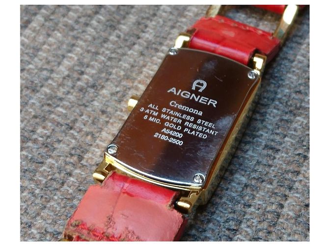 Montre à quartz pour femme plaquée or Aigner Cremona réf. A54200 Rouge Doré - vue 4