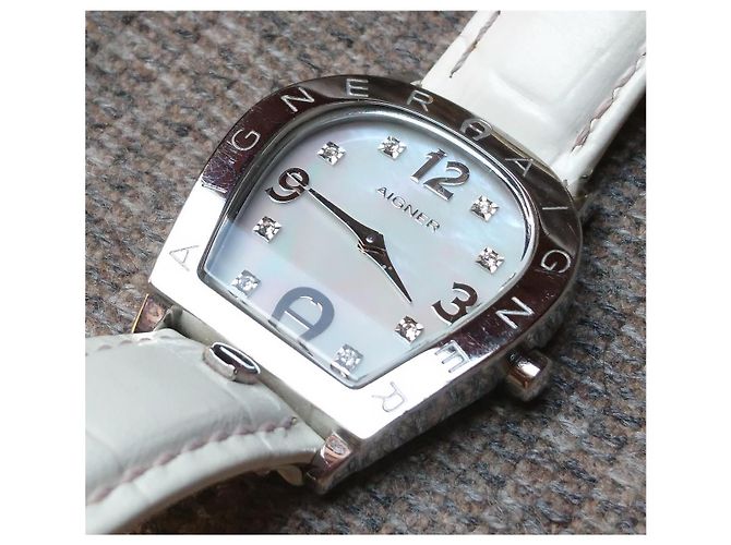 Aigner Amalfi Quarz Uhr Ref A32200 Swiss Made Silber Weiß - Ansicht 3