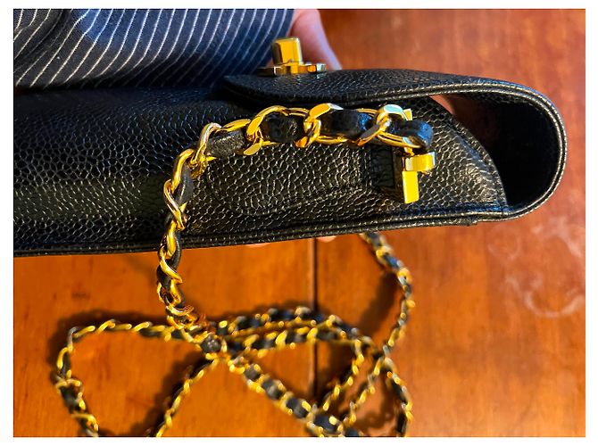 Set ombrello Chanel pelle caviar nero - vista 11