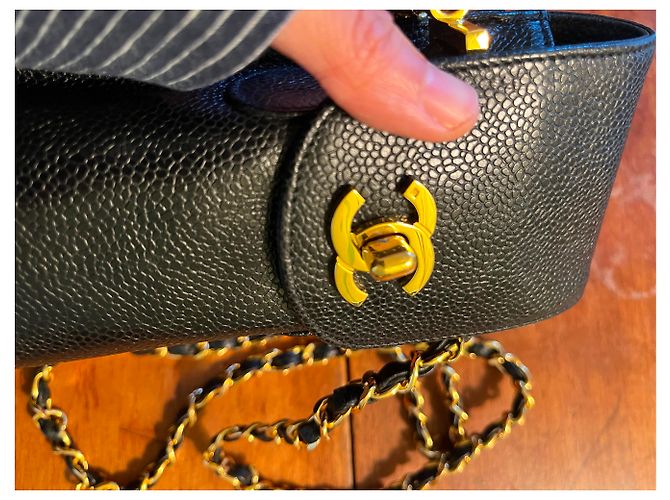 Set ombrello Chanel pelle caviar nero - vista 15