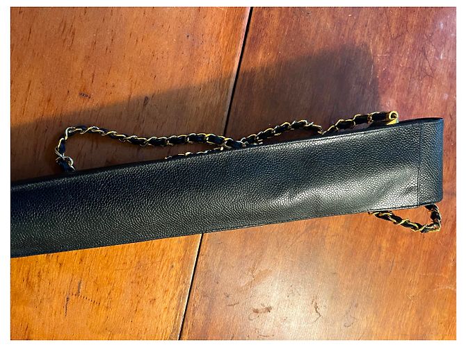 Set ombrello Chanel pelle caviar nero - vista 9