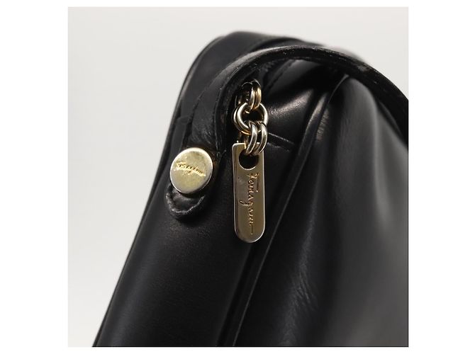 Borsa a Spalla Salvatore Ferragamo in Pelle Nera e Oro Auth bs29115 Nero D'oro - vista 10