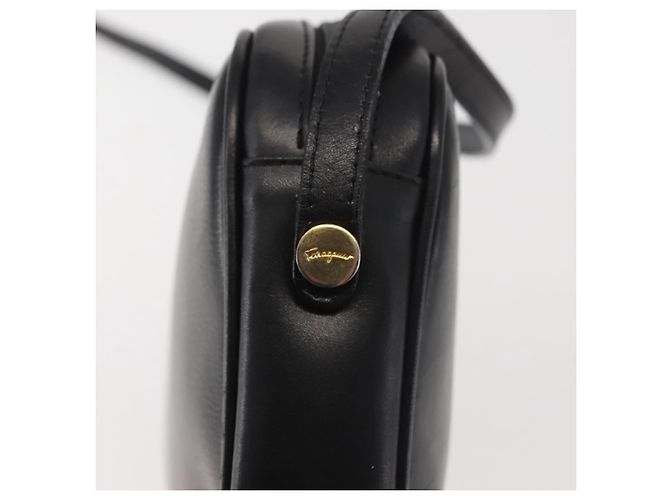 Borsa a Spalla Salvatore Ferragamo in Pelle Nera e Oro Auth bs29115 Nero D'oro - vista 17