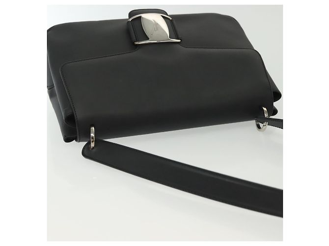 Borsa a Spalla Vala in Pelle Nera e Argento Salvatore Ferragamo Auth 141973 Nero - vista 6