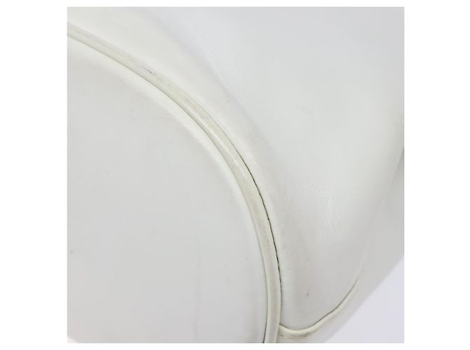 Borsa a mano Gancini in rattan bianco e oro Auth 141821 di Salvatore Ferragamo - vista 16