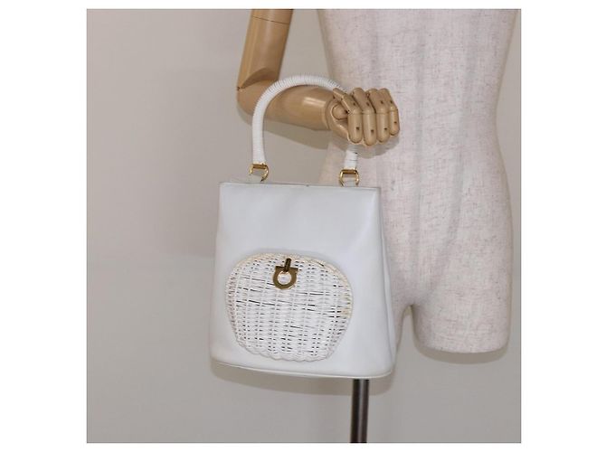 Borsa a mano Gancini in rattan bianco e oro Auth 141821 di Salvatore Ferragamo - vista 22