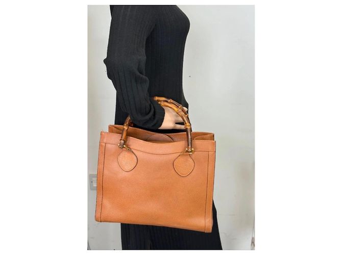Borsa a mano Gucci Diana in pelle marrone - vista 10