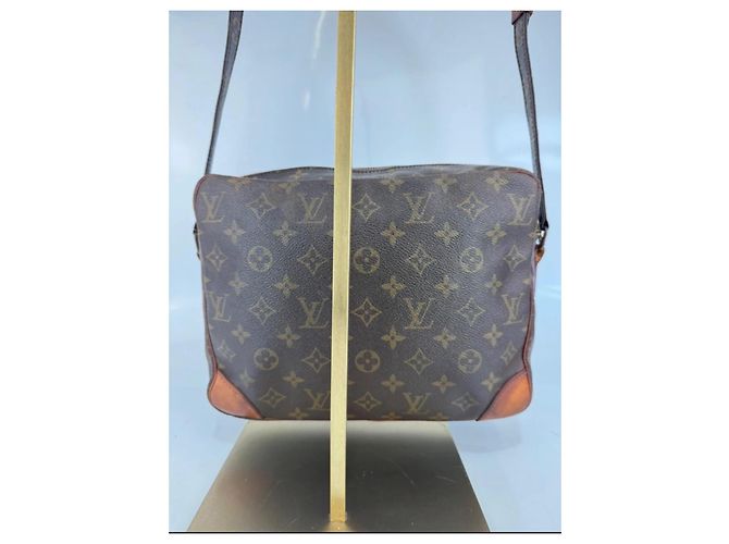 Borse a spalla Louis Vuitton in pelle marrone 259 - vista 6