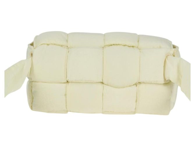 Cassette Bolsa transversal em nylon Intrecciato acolchoada Bottega Veneta Branco - vista 2