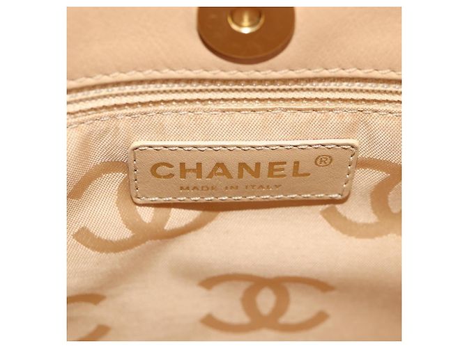 Bolsa tote Chanel CC Stitch em couro de cordeiro médio Bege - vista 6