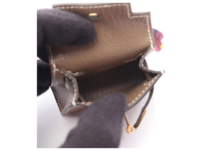 Accessorio Charm Twilly Kelly di Hermès Marrone Taupe - vista 3