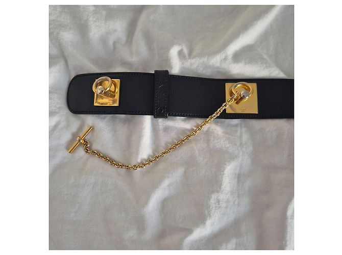 Céline Gürtel aus schwarzem Leder mit goldener Kette - Ansicht 5