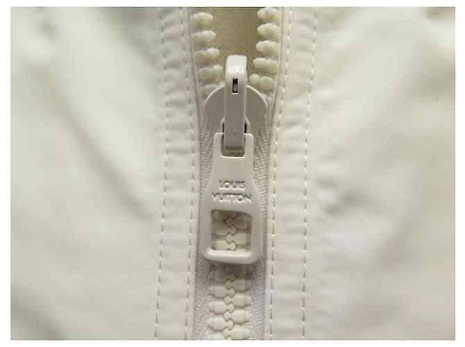 LOUIS VUITTON REVERSIBLE MONOGRAM WINDJACKET 46 S STAPLES White - view 11