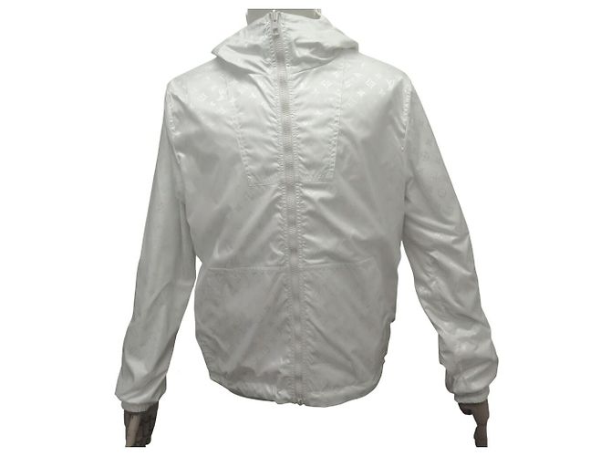 LOUIS VUITTON REVERSIBLE MONOGRAM WINDJACKET 46 S STAPLES White - view 2