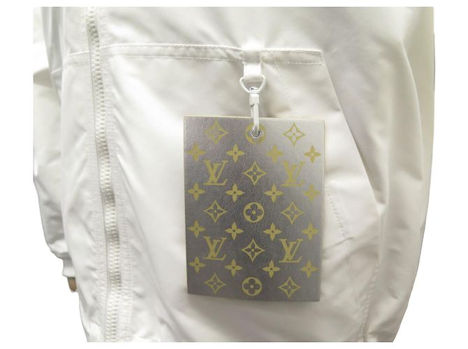 LOUIS VUITTON REVERSIBLE MONOGRAM WINDJACKET 46 S STAPLES White - view 9