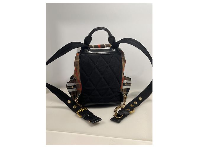 Zaino in tela a quadri Nova Check marrone BURBERRY Nero Bianco Rosso Beige - vista 10