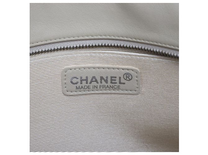 Chanel Braune Lammleder Prägung CC Camellia Tote Beige - Ansicht 5