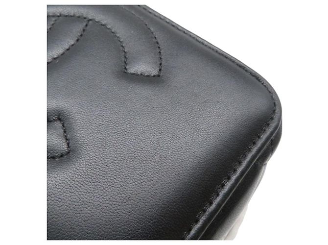 Vanity case piccolo Chanel Coco Casino in pelle d'agnello matelassé nera con catena - vista 8